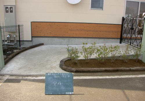 保育園外構（芝張・植栽）